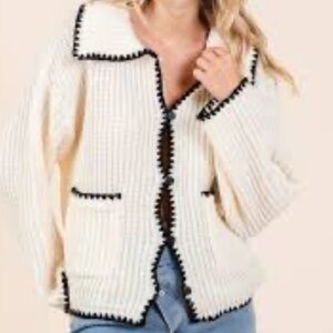 Metric Knits Cream Cardigan NWT Size Large